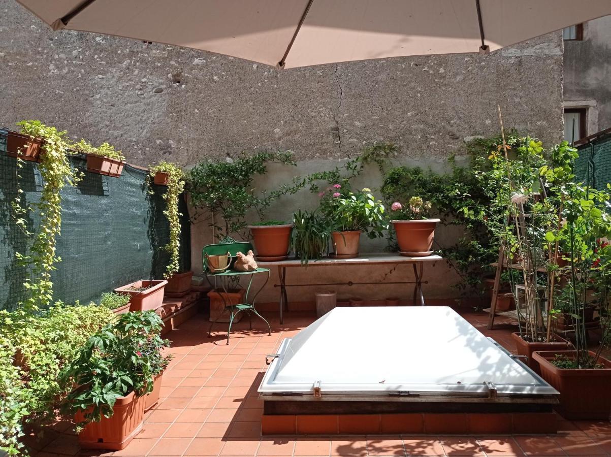B&B S. Trinità 18 Suites&Rooms Trento Exterior foto